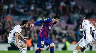 她以稳定的 她以稳定的